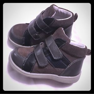 Mobility toddler dress brown suede shoes